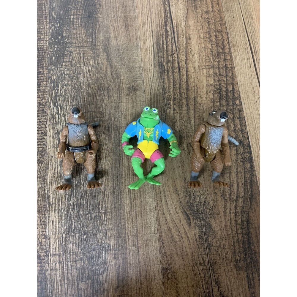 Vintage TMNT Ninja Turtlesโ Figures - 1 FROG 1989 + 2 Splinters